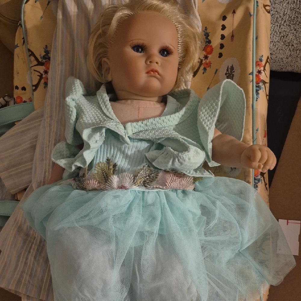 Source Unknown Doll with Aqua and Blonde Features